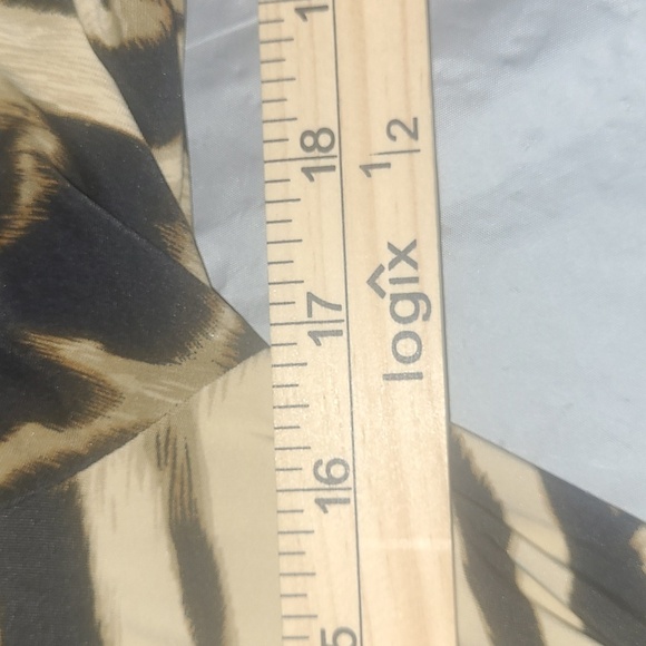 Jungle Animal Print Midi Dress Tan Black stretch 3/4 long sleeve v neck Rouched - Picture 8 of 11